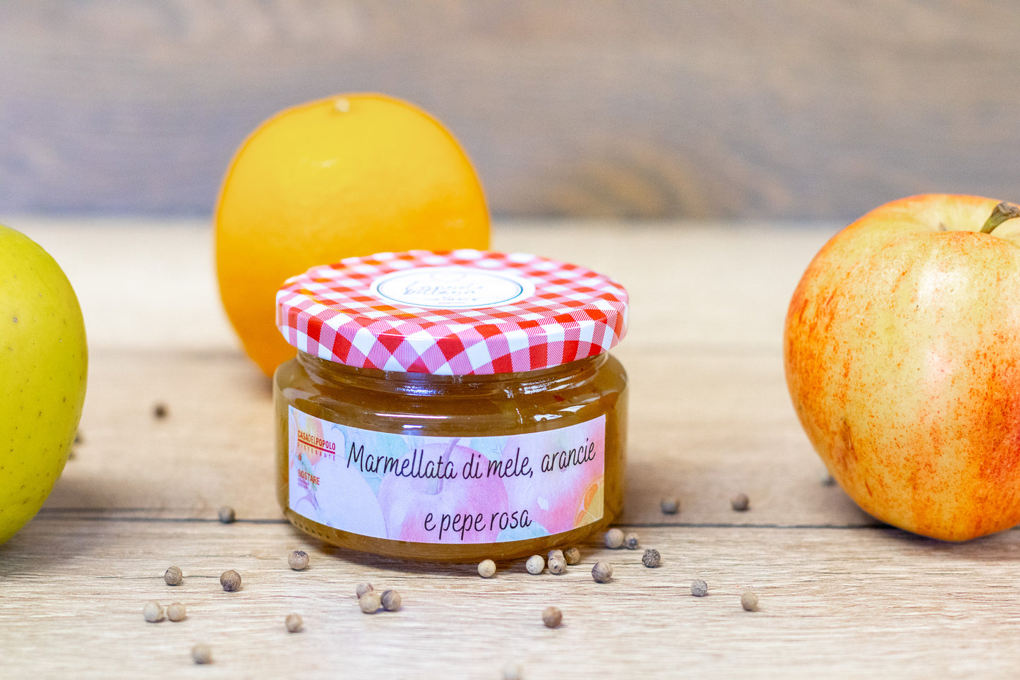 Marmellata di mele, arance e pepe rosa